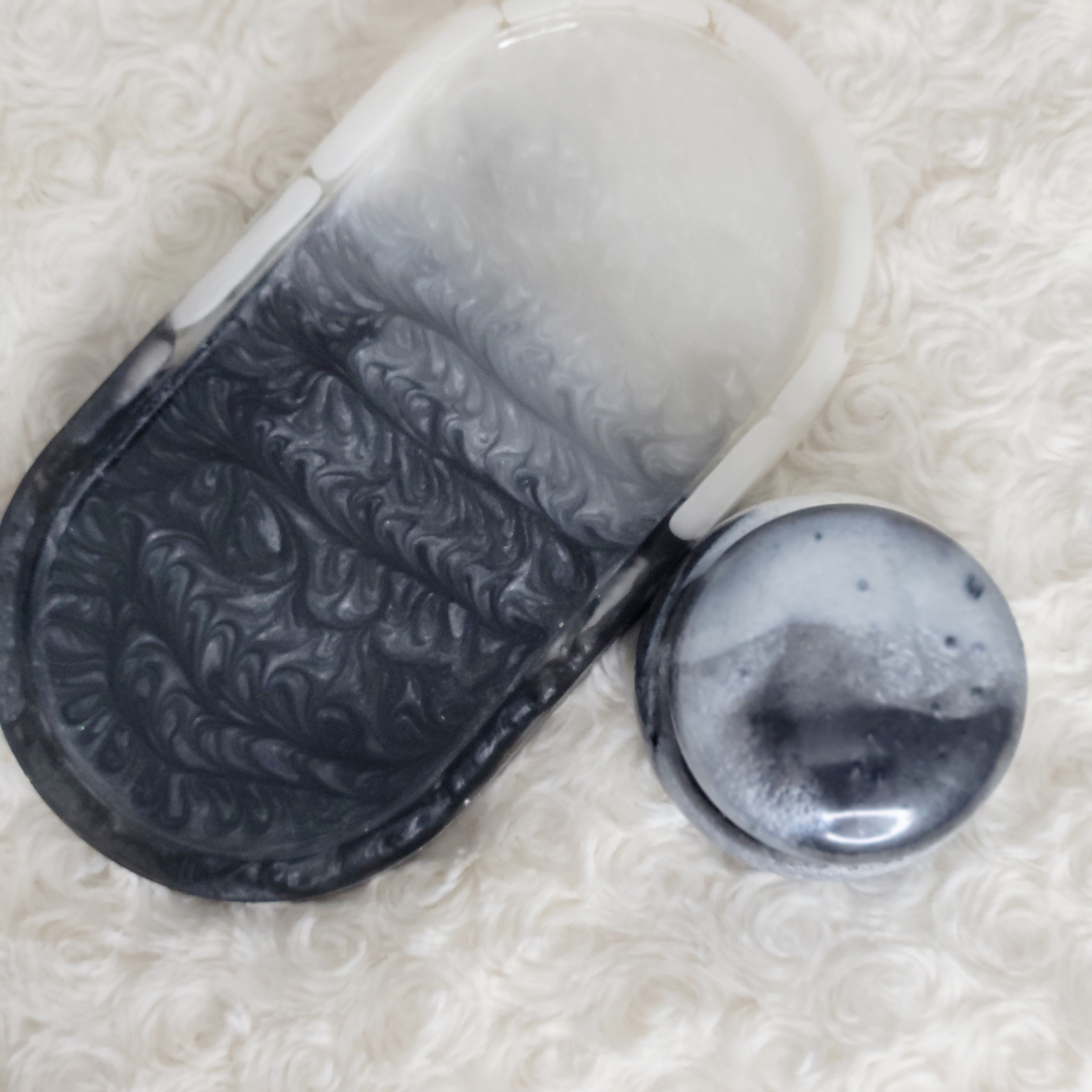 Black and White Trinket Tray Set